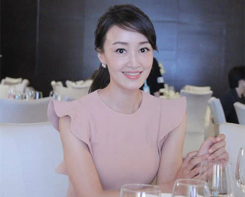 演員鐘小艾的成長之路，如何學(xué)習(xí)表演藝術(shù)成為優(yōu)秀演員？