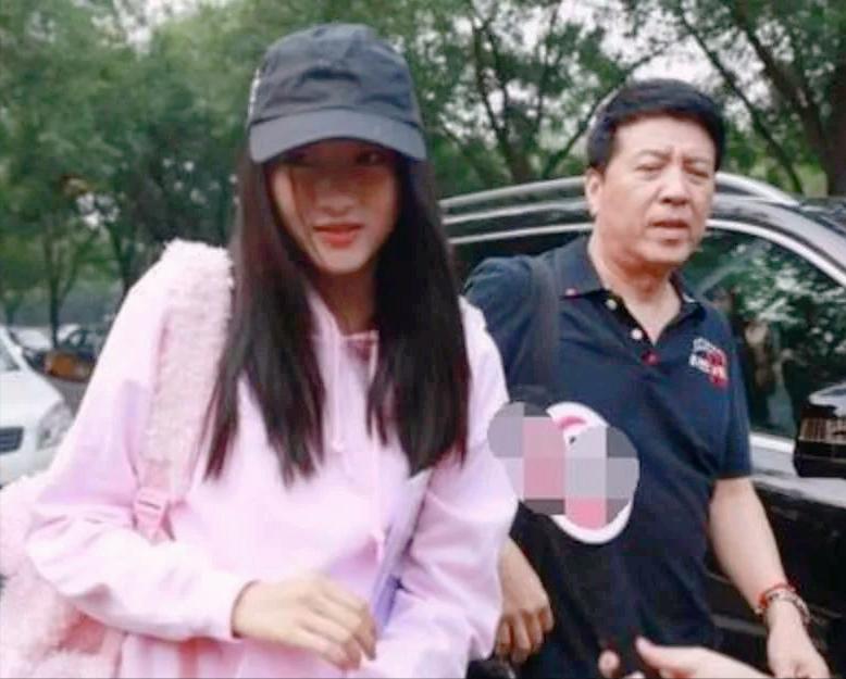 目前住家保姆價格,??揭秘?zé)衢T話題目前住家保姆價格大揭秘??