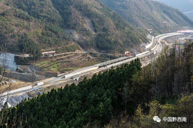貴州羅望高速建設(shè)進展順利，領(lǐng)略自然美景之旅啟動