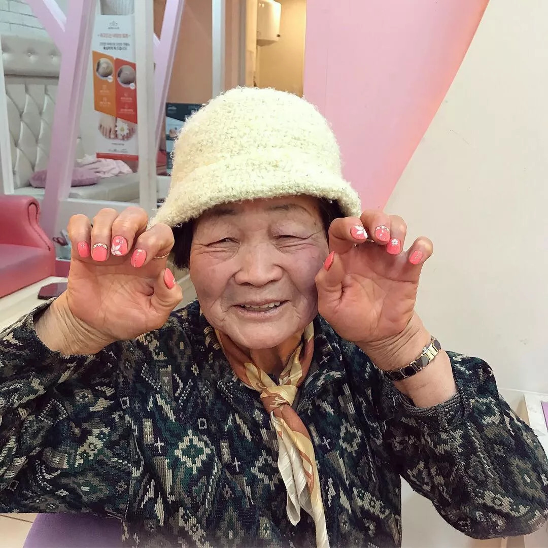 八奶奶最新，小巷中的隱秘美食天堂